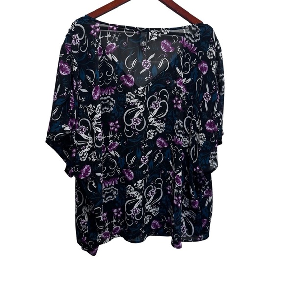 Torrid Black Floral Sheer Button Front Vneck Blouse Size 3X - Picture 2 of 9